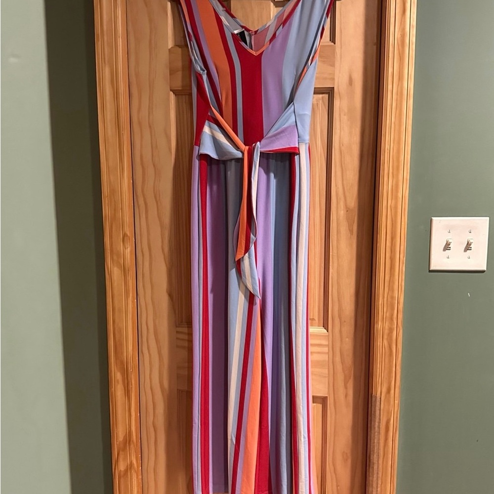 Donna Morgan Cropped Jumpsuit - Picture 2 of 4